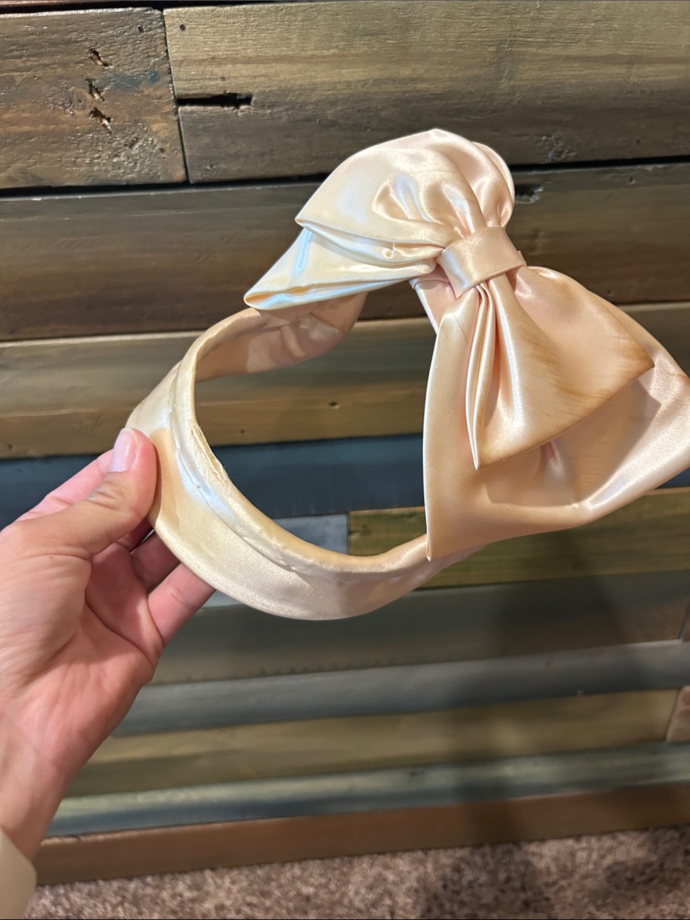 Vintage Satin Bow Fascinator in Peach Cream